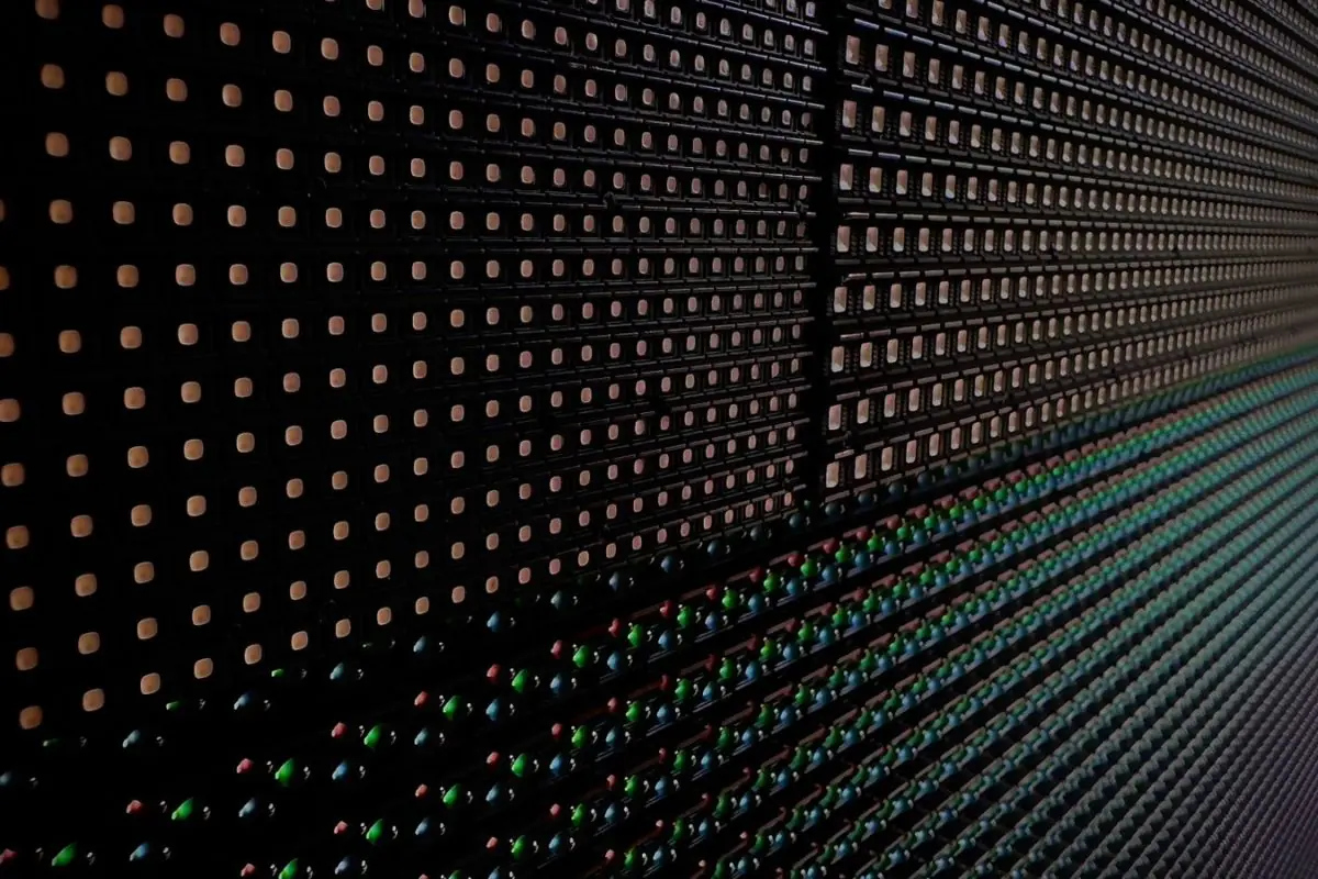 Komparasi pixel LED Videotron