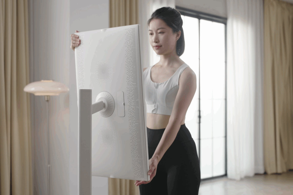 rollable digital signage